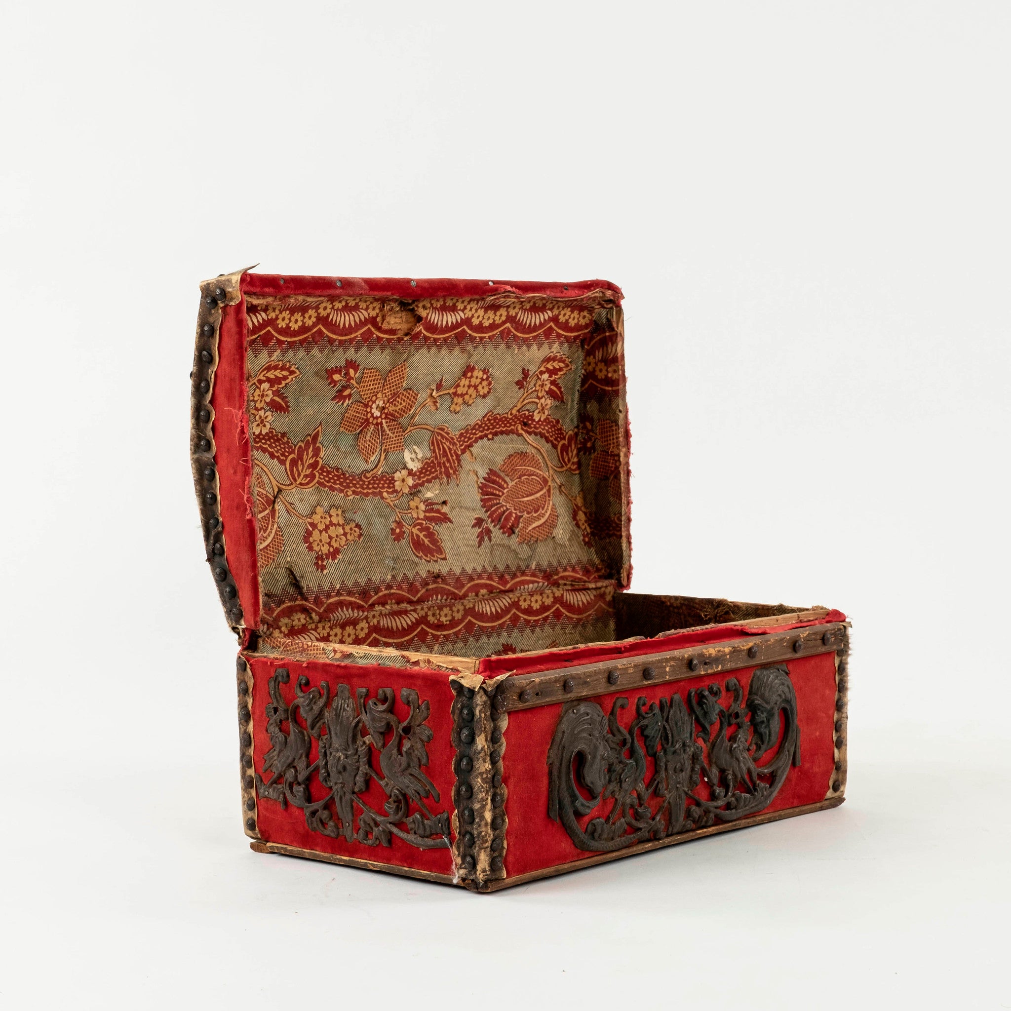 LOUIS XIII 重箱 赤 18th Century Louis XIII Red Velvet Box – Moxie Interiors