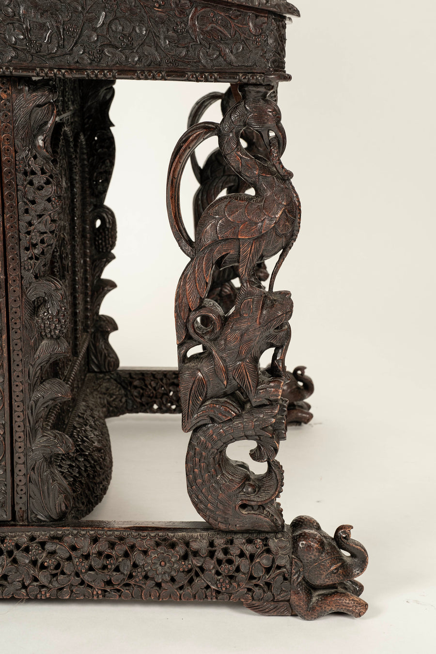 19th Century Anglo-Indian Rosewood Davenport Desk