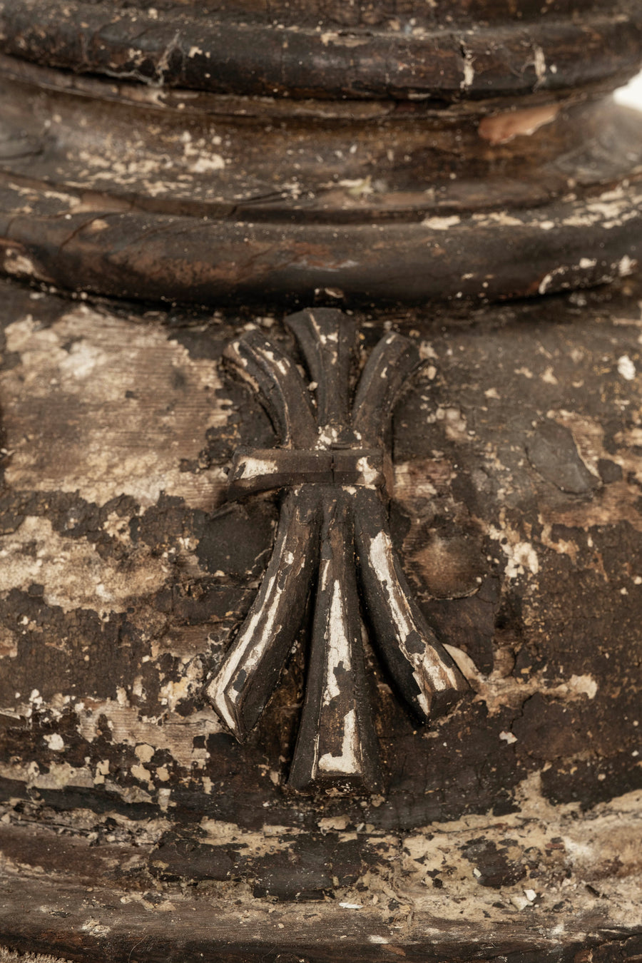 19th Century Pedestal With Carved Shell Detail