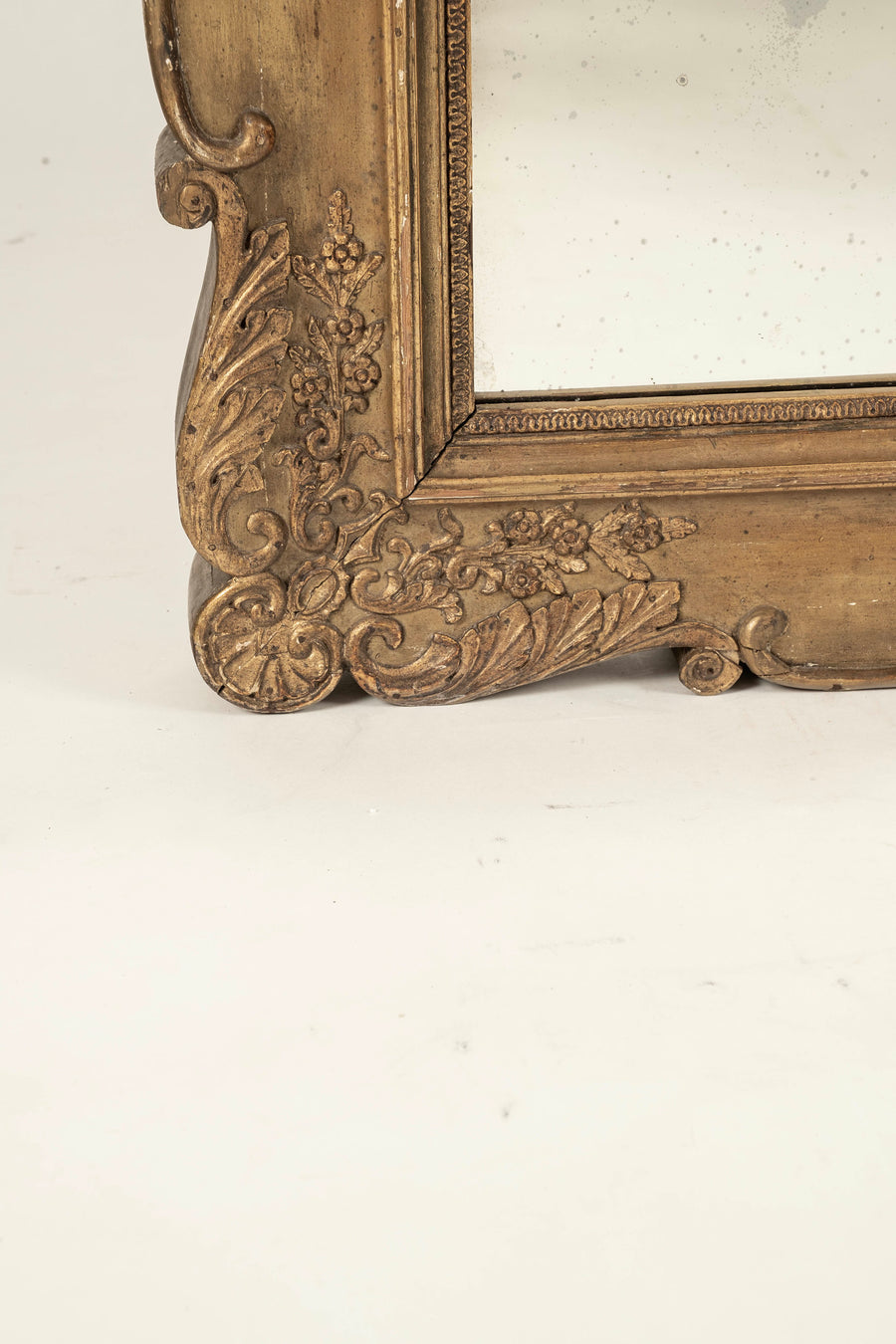 18th Century Louis XV Giltwood Mirror