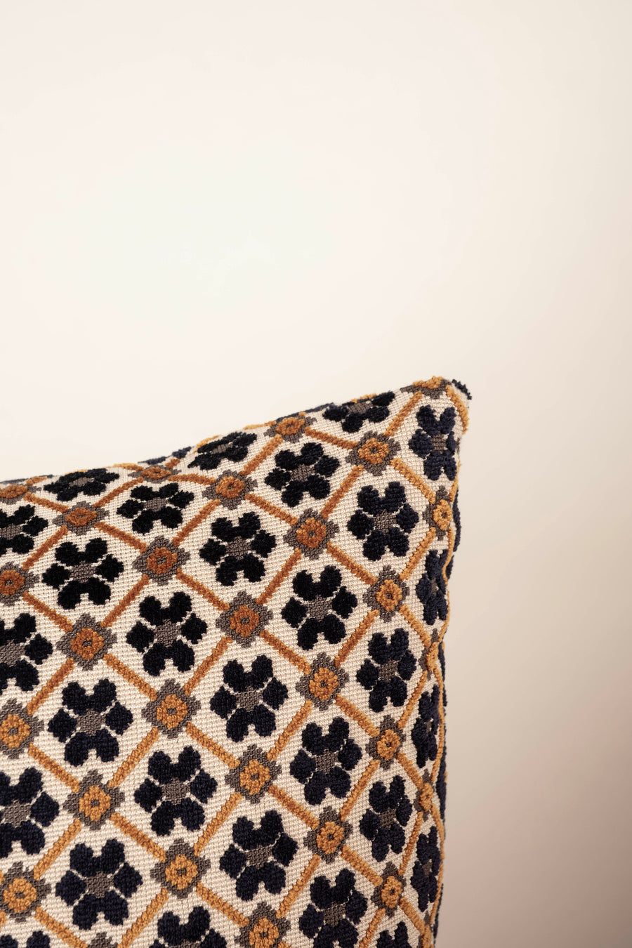Pair Lorenzo Castillo Fruela Navy/Ocre Pillows