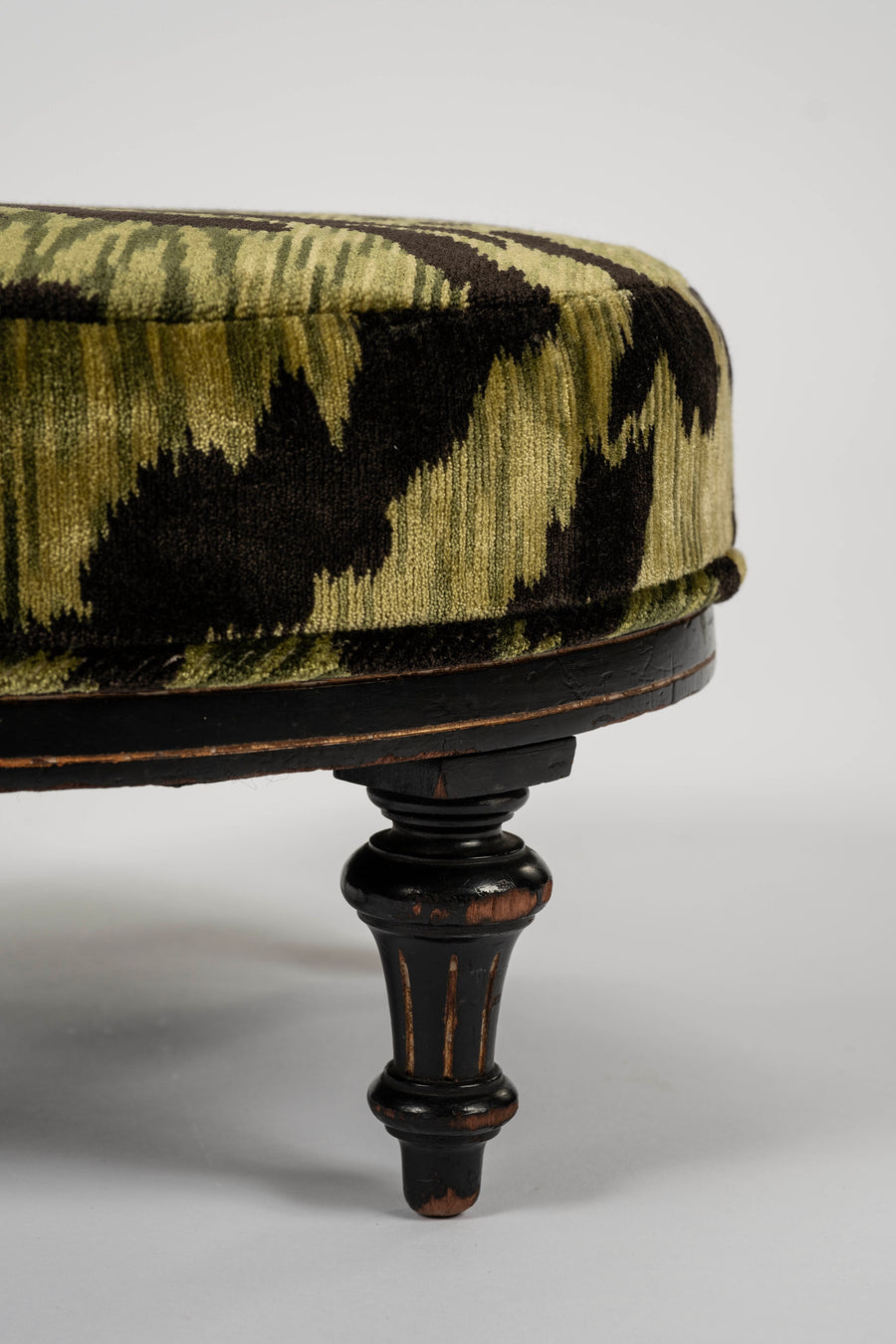 Napoleon III Luigi Bevilacqua Velluto Tigre Verde Green Velvet Footstool
