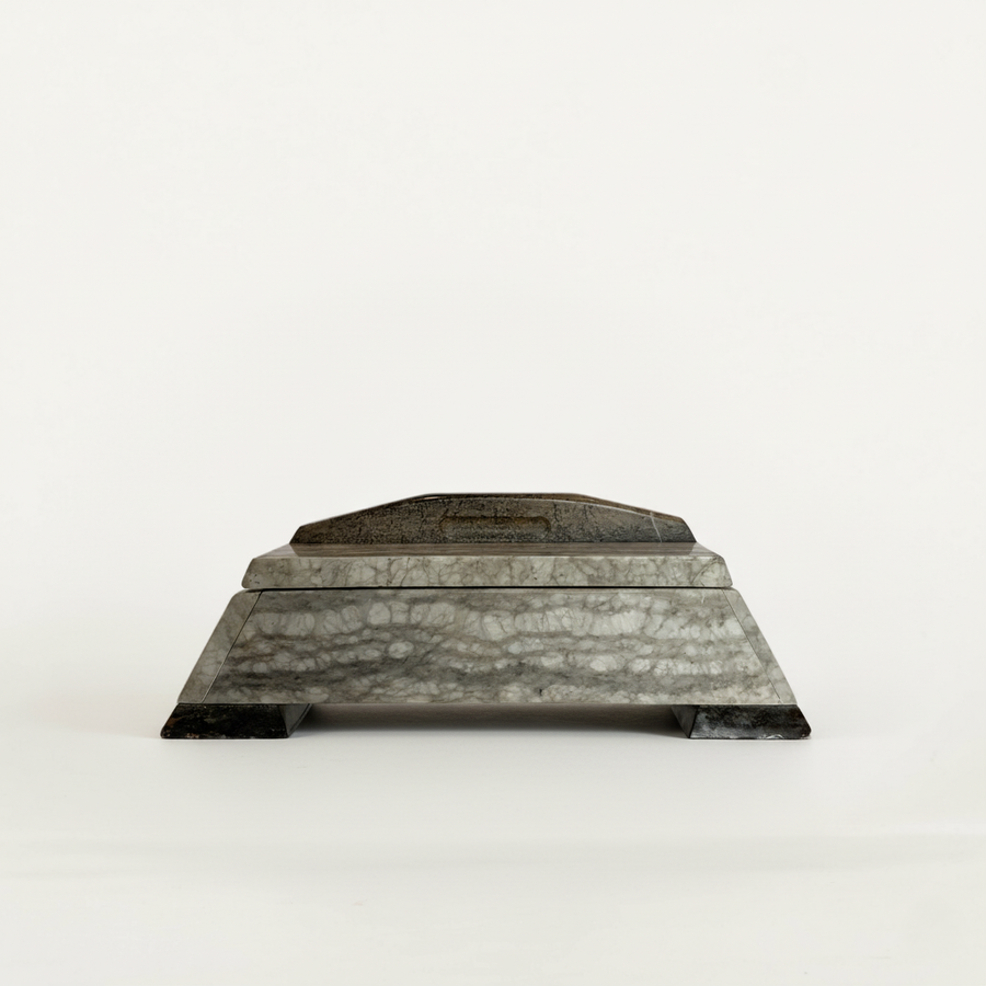 Monochromatic Marble Box