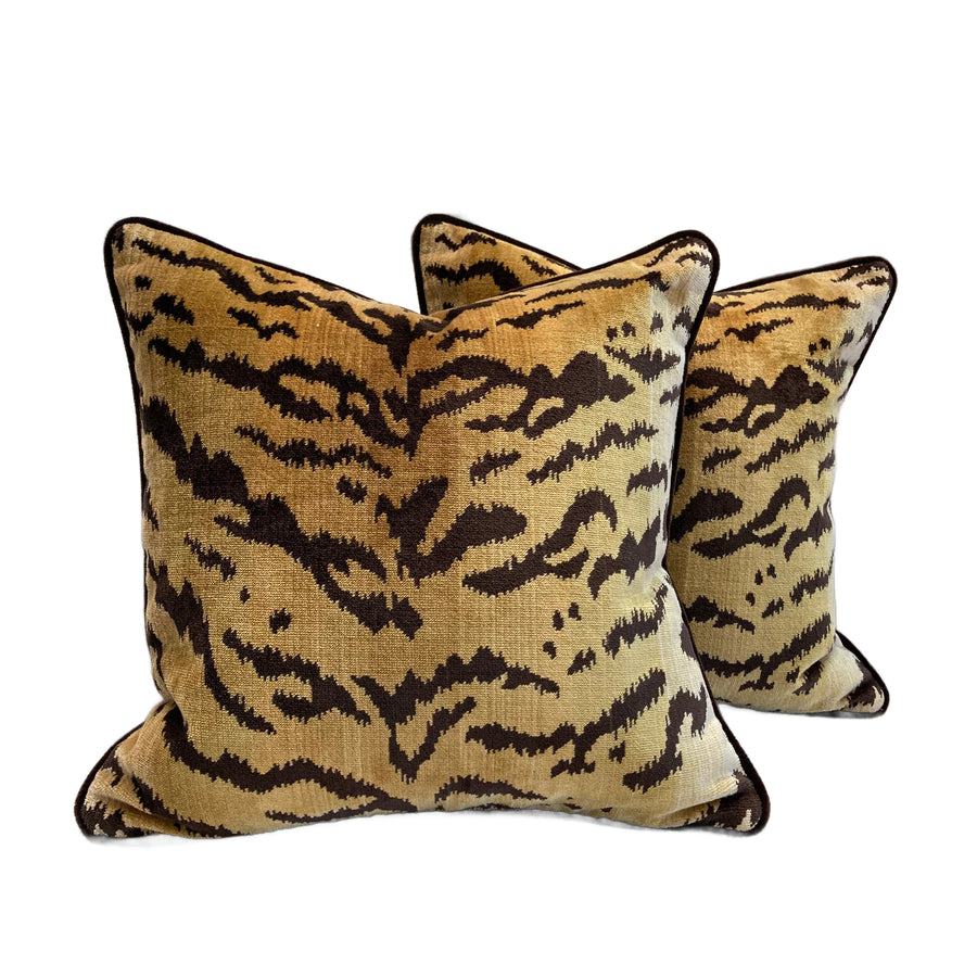 Pair Tiger Velvet 18 x18 Pillows