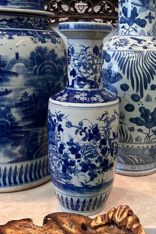 20th Century Chinese Blue and White Porcelain Vase