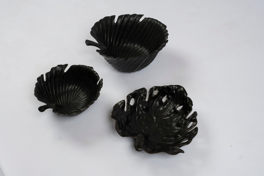 Black Porcelain Leaf Deep